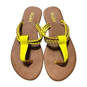 Mudd Women's Yellow and Brown Sandals